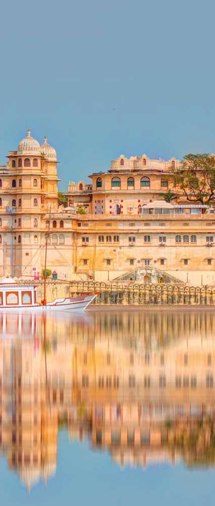 Udaipur City Palace, Lake Pichola, Udaipur, Rajasthan, India