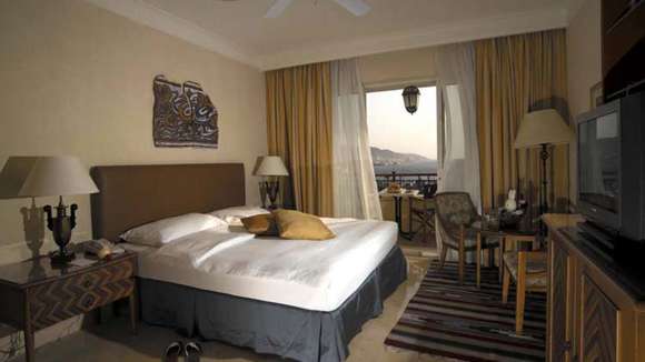 Movenpick Hotel, Aqaba, Jordan, Bedroom