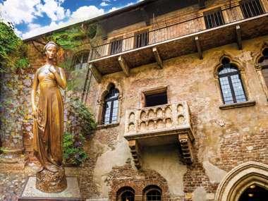 Statue Juliet, Verona, Italy